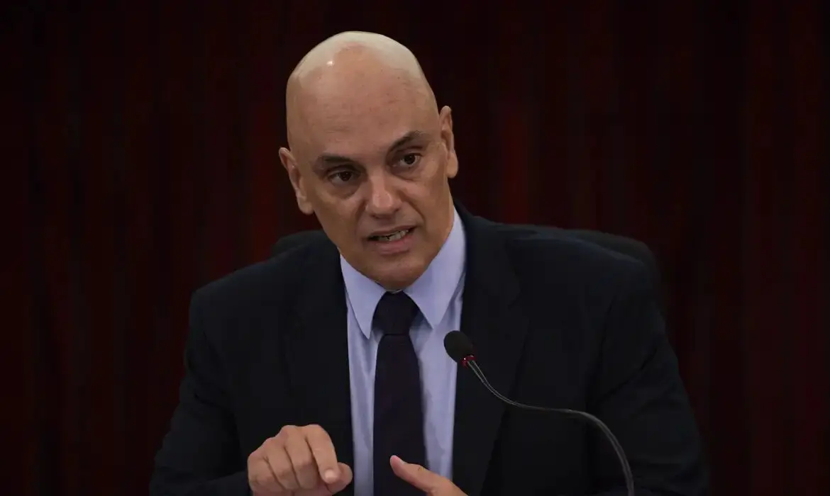 Alexandre de Moraes Defende Autocrítica do Judiciário