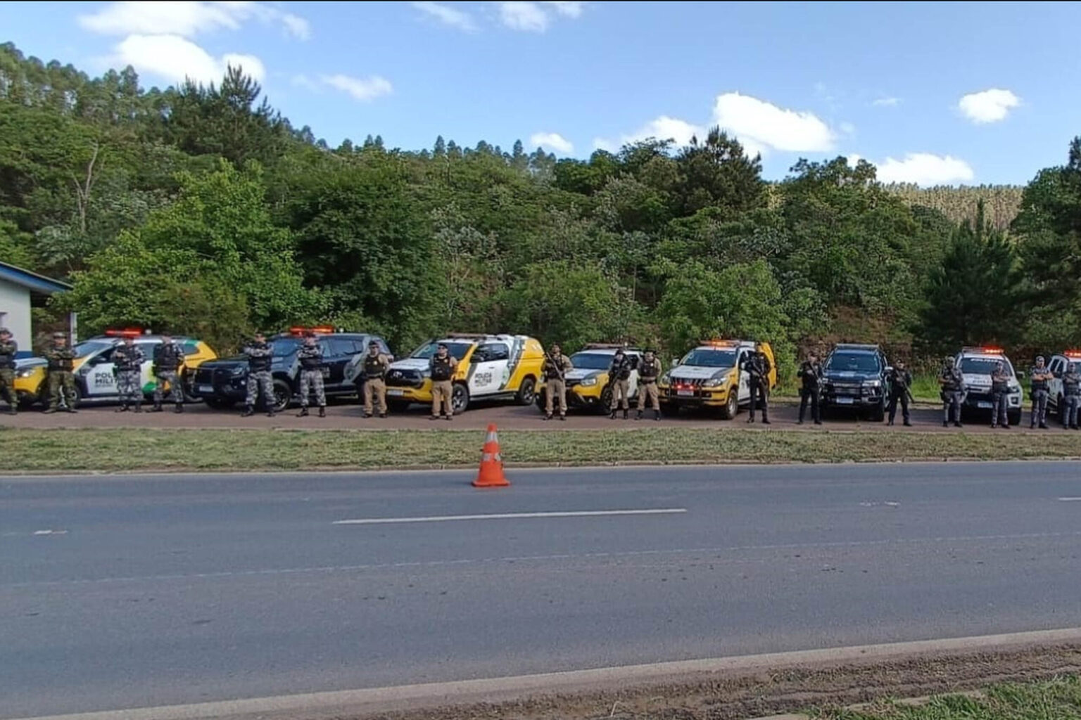 Polícia Militar do Paraná Apreende Drogas, Armas e Veículos